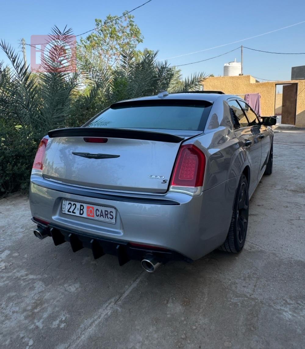 كرايسلر 300